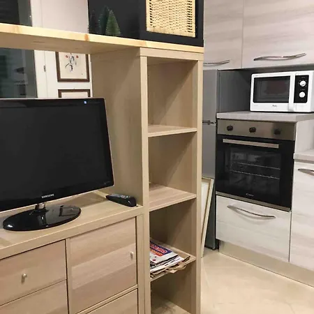 Brand New In The Center דירה